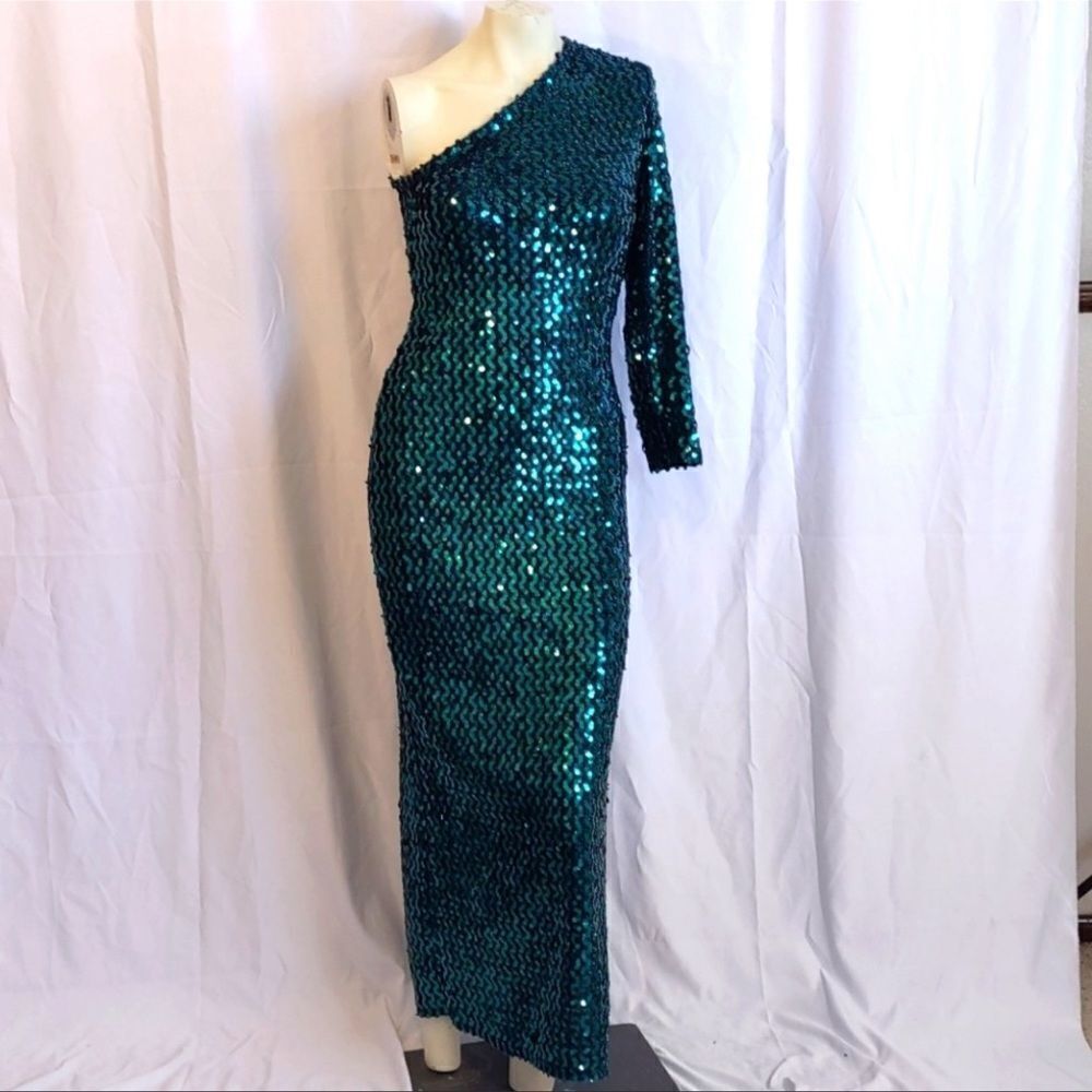 Climax by David Howard Karen Okada Sequin Dress